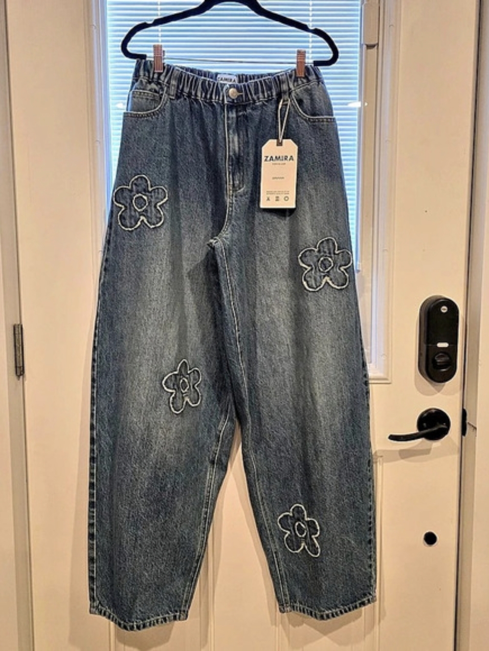 Zamira Balloon Baggy Flowers Patch Jeans in Blue Waist 24 NWT